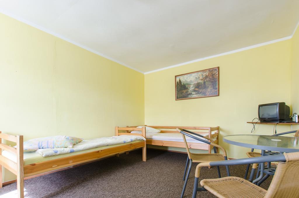 Agroturystyka "Dworek U Pelcow" Ryn  Exterior foto
